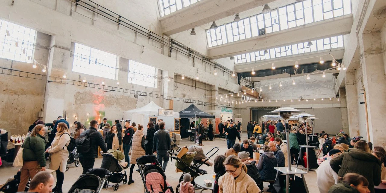 Největšímu brněnskému brownfieldu, kde Nová Zbrojovka vzniká, postupně vracíme život