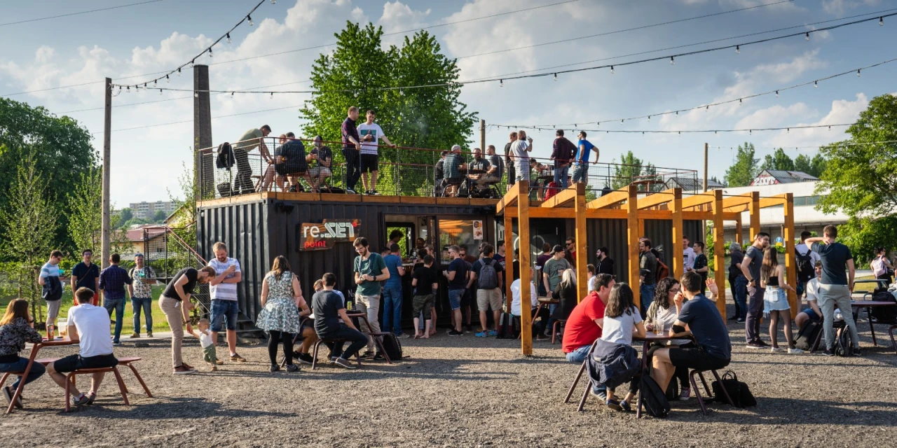 Největšímu brněnskému brownfieldu, kde Nová Zbrojovka vzniká, postupně vracíme život